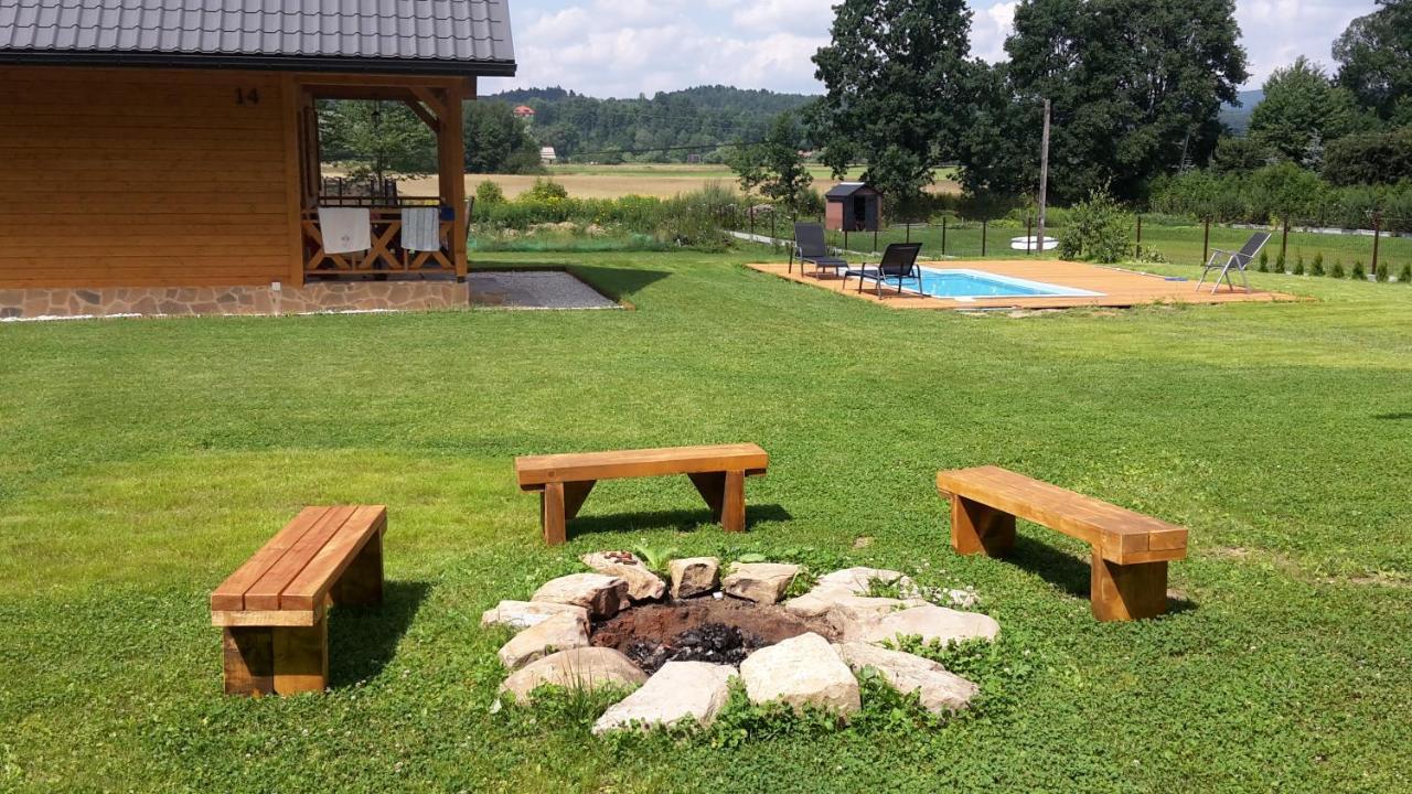 Domek Skowronek Z Basenem Lesko Exterior foto