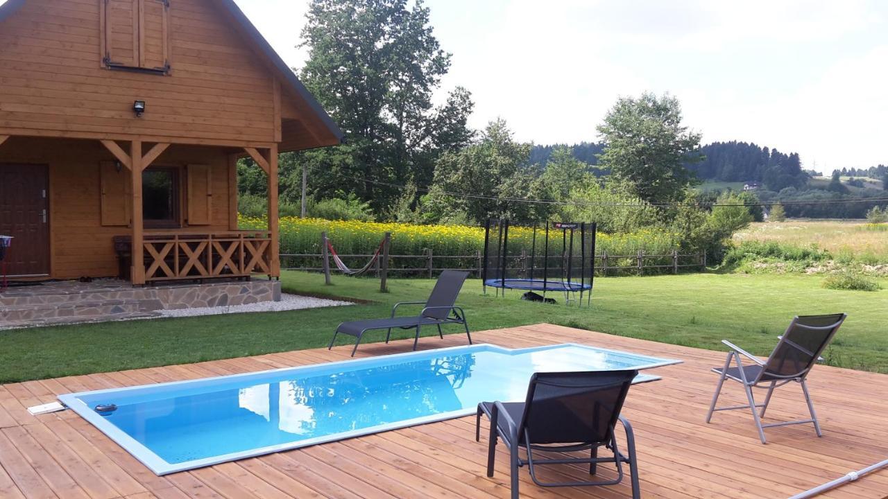 Domek Skowronek Z Basenem Lesko Exterior foto